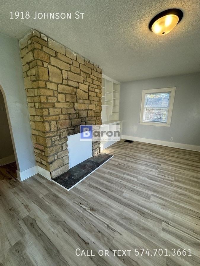 1918 Johnson St - Photo 4 of 11