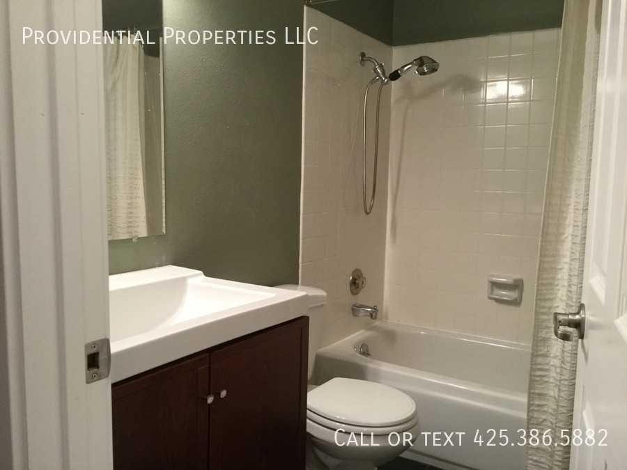17009 Ne 28th Pl - Photo 5 of 16