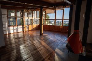 featured image of 2428 Beverley Ave #A