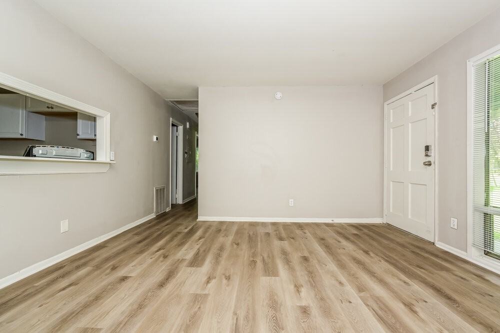 729 Blueridge Dr - Photo 4 of 16