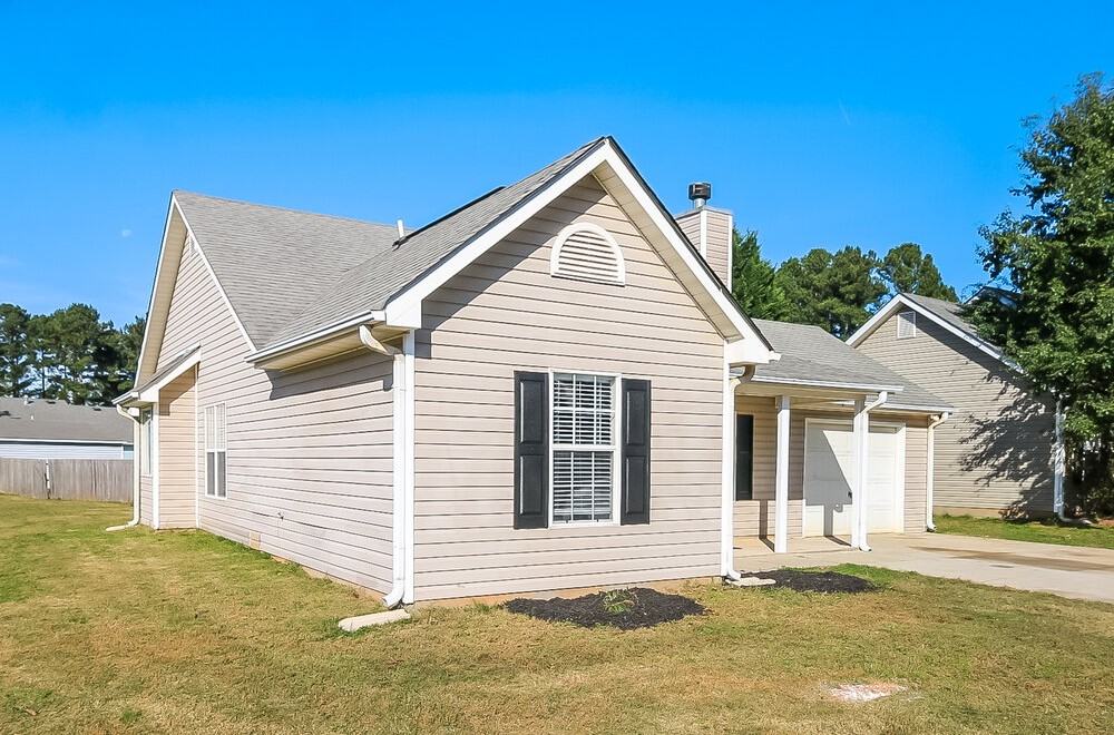 1299 N Hampton Dr - Photo 4 of 16