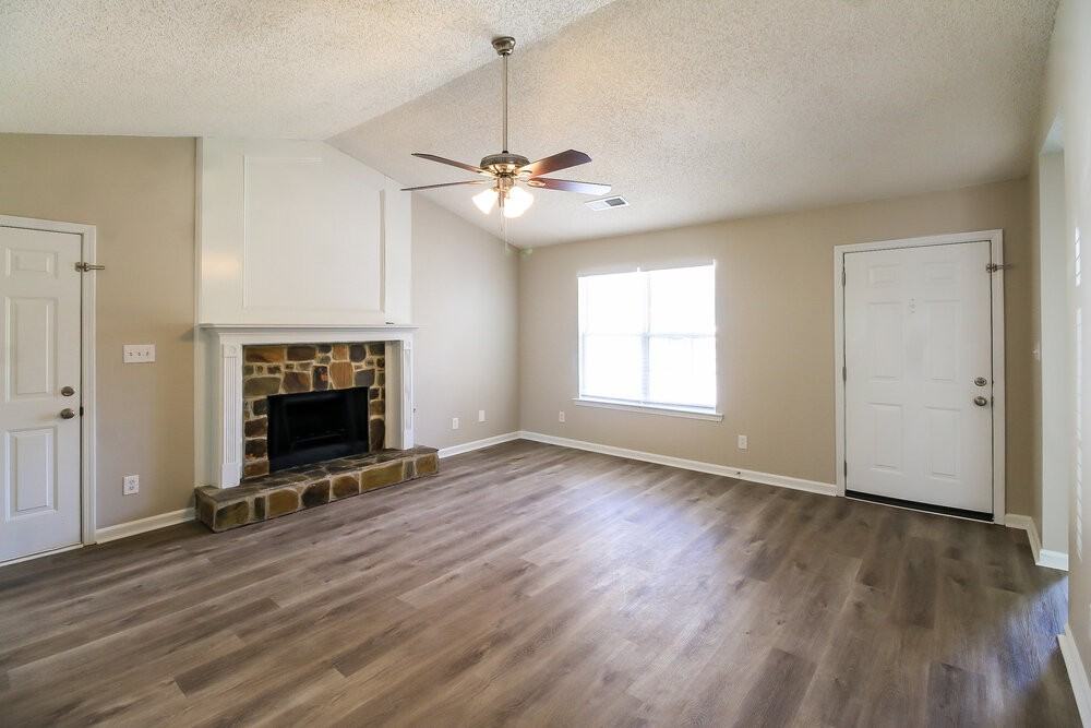 1299 N Hampton Dr - Photo 6 of 16
