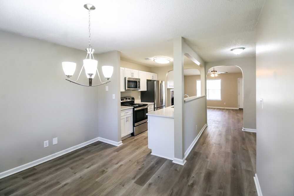 1299 N Hampton Dr - Photo 7 of 16