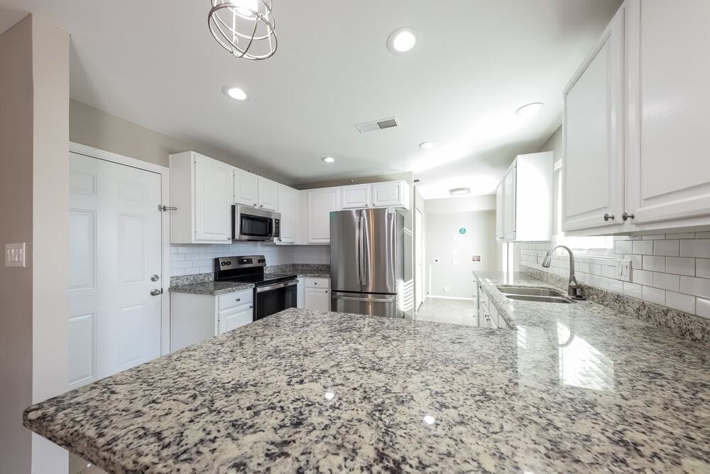 14009 N 42nd Dr - Photo 7 of 19