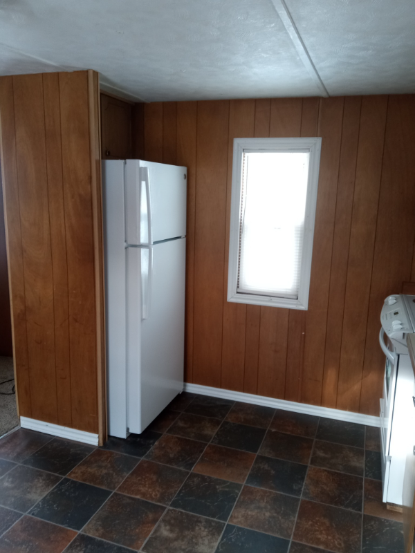 2405 W College St #22 - Photo 6 of 25