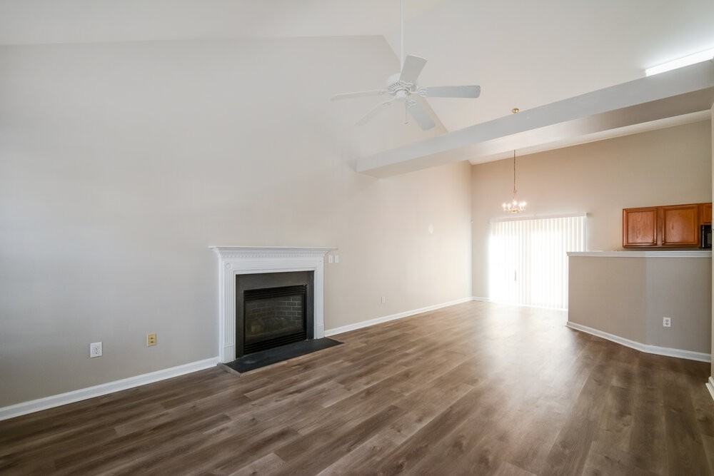 1910 Sterling Hill Dr - Photo 5 of 17