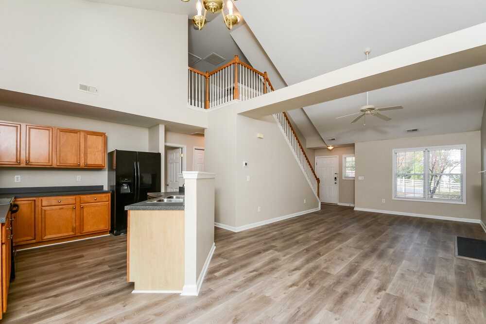 1910 Sterling Hill Dr - Photo 6 of 17