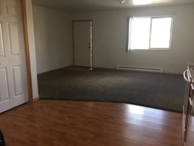 105 E King St - Photo 3 of 9