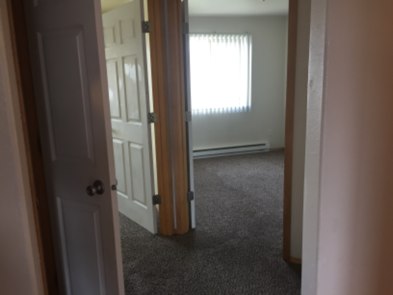 105 E King St - Photo 6 of 9