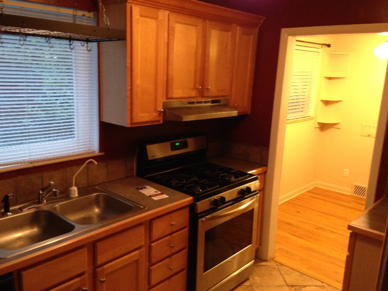 720 Poplar St - Photo 4 of 33
