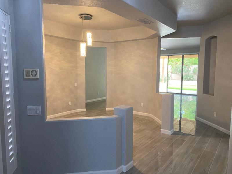 3358 E Wickieup Ln - Photo 3 of 27
