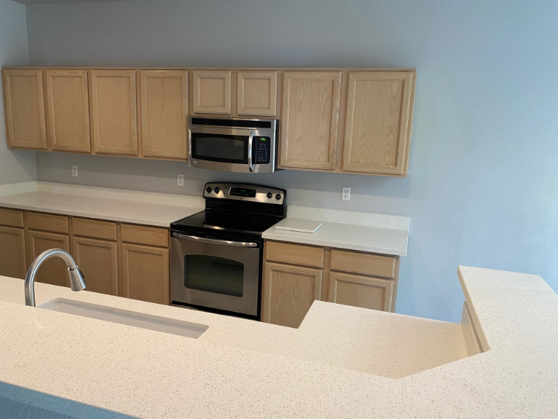 3358 E Wickieup Ln - Photo 6 of 27