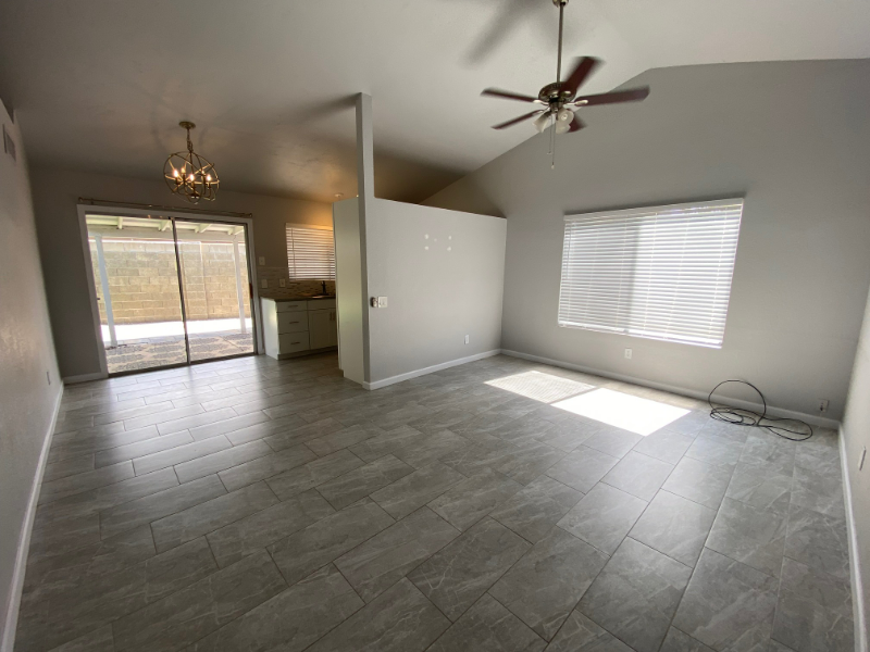 16253 N 18th St - Photo 2 of 14