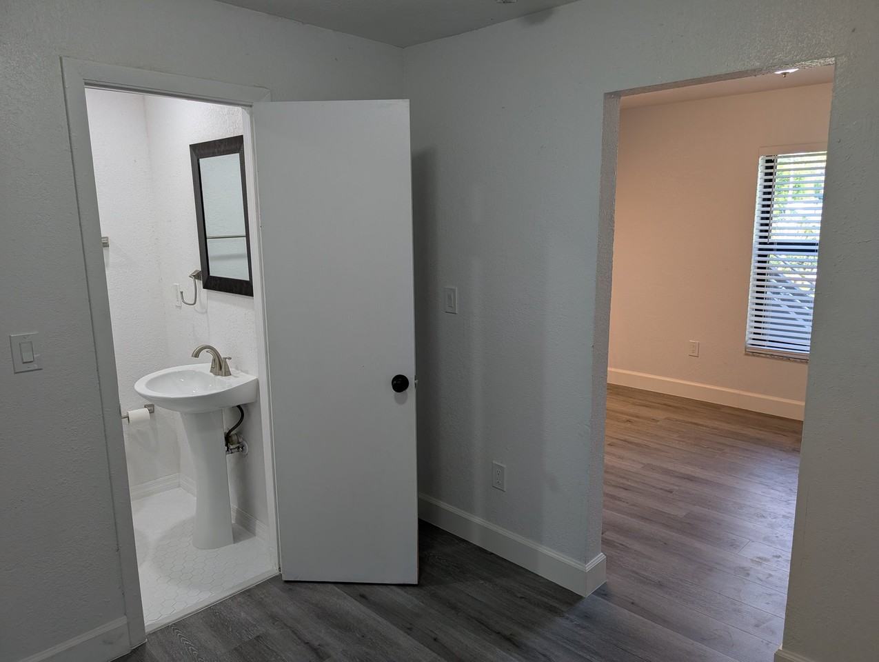 42 Se 1st Rd #2 - Photo 4 of 4