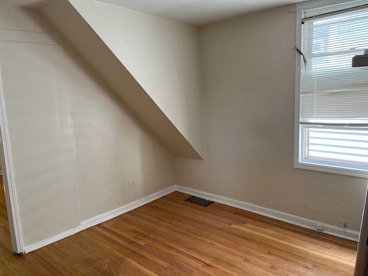 2209 N Keeler Ave #2 - Photo 3 of 7