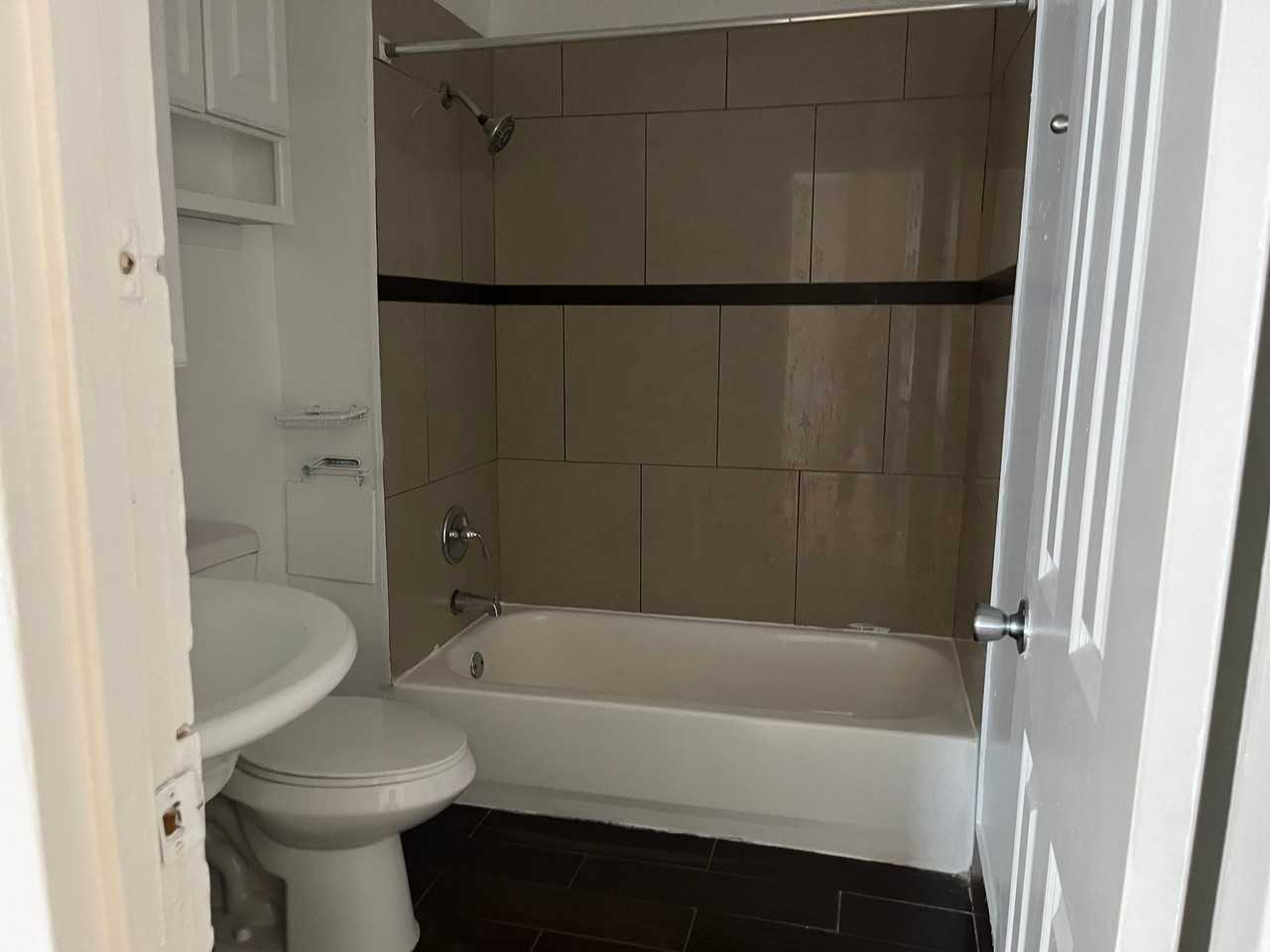 2209 N Keeler Ave #2 - Photo 6 of 7