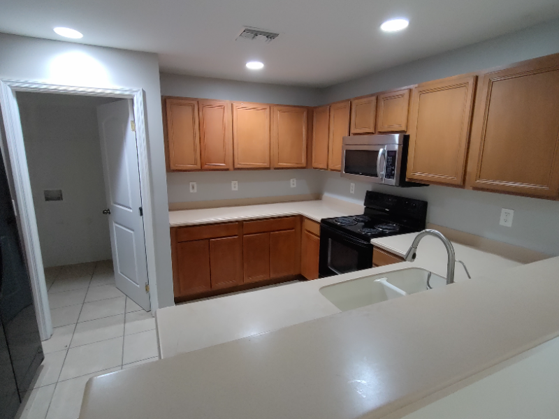 2108 Nw 24th Ave - Photo 5 of 38