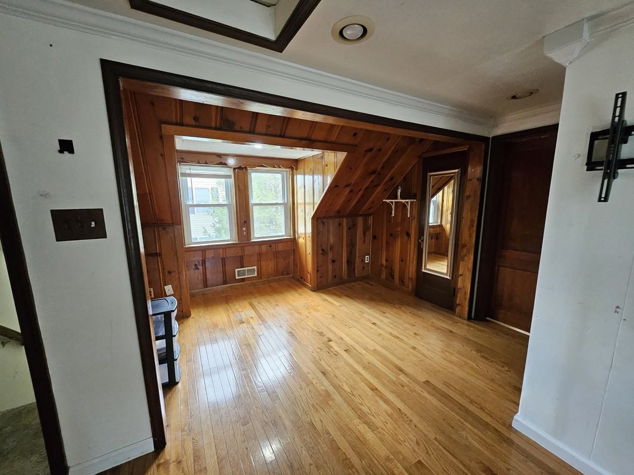 6400 Harthorn Ave - Photo 5 of 12