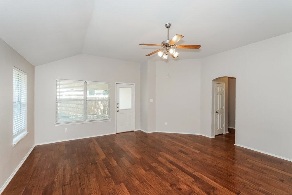 7617 Rainbow Creek Dr - Photo 3 of 15