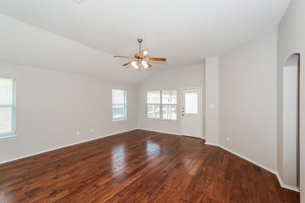 7617 Rainbow Creek Dr - Photo 4 of 15