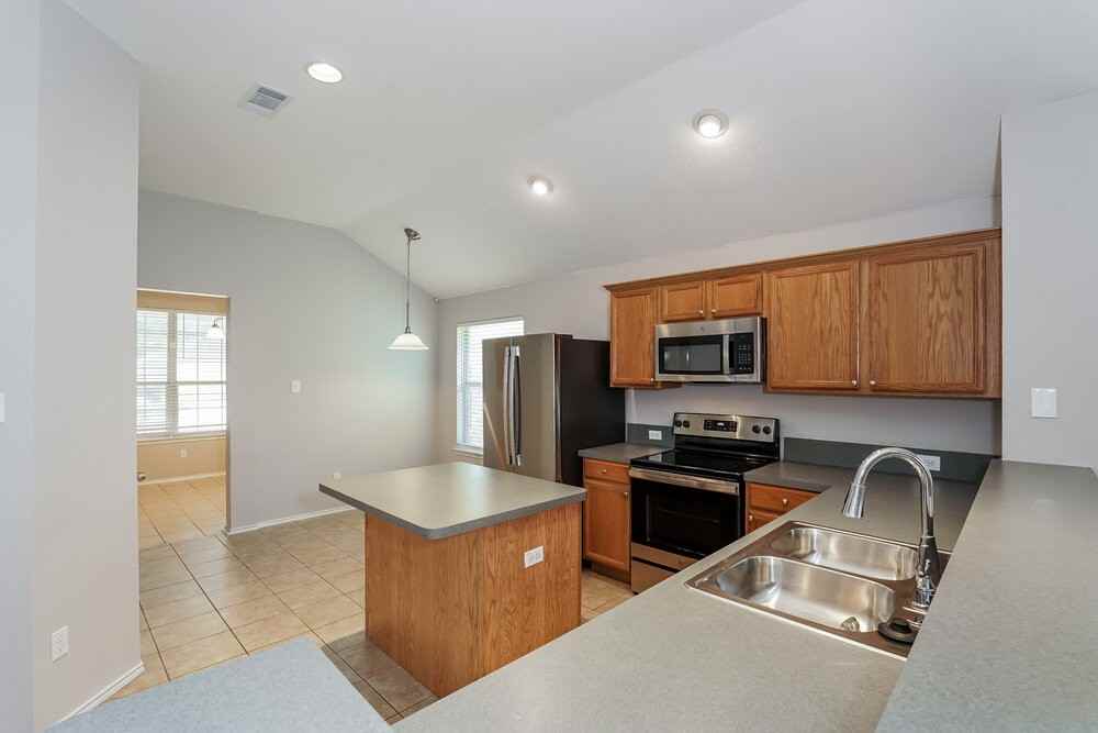 7617 Rainbow Creek Dr - Photo 7 of 15