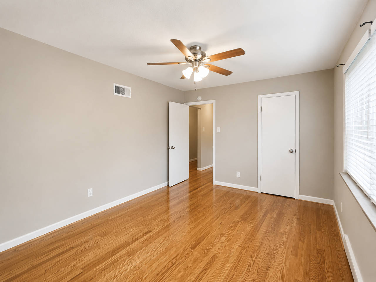 5931 Nagel Avenue #1E - Photo 6 of 7