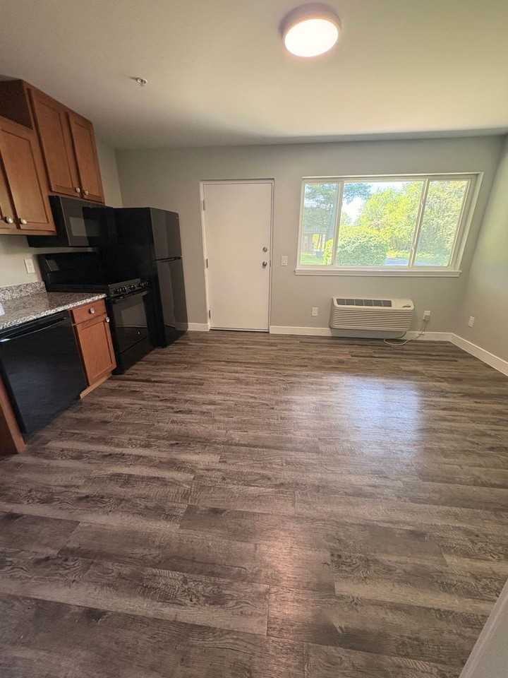 Park Manor - Photo 6 of 10