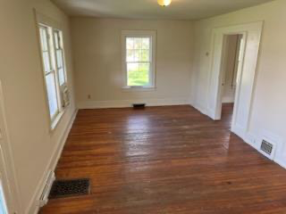 1326 E College Ave - Photo 6 of 17