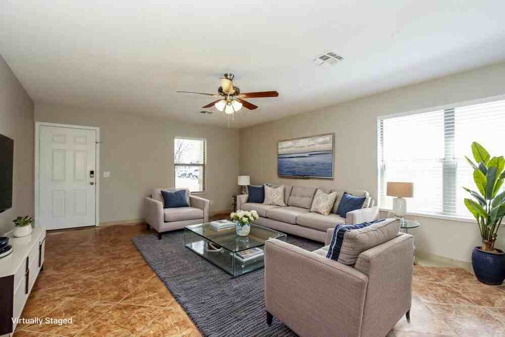 11807 W Ester Dr - Photo 3 of 19
