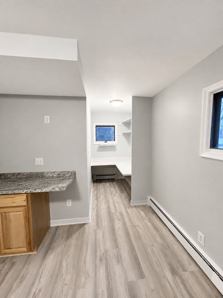 302 E Walnut St #C - Photo 2 of 7