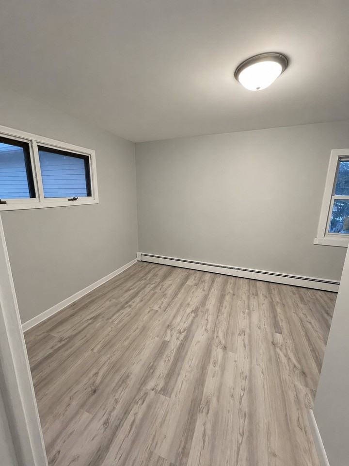 302 E Walnut St #C - Photo 3 of 7