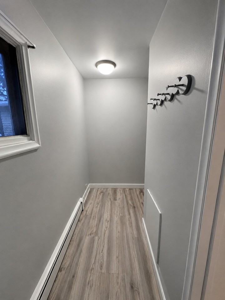 302 E Walnut St #C - Photo 4 of 7