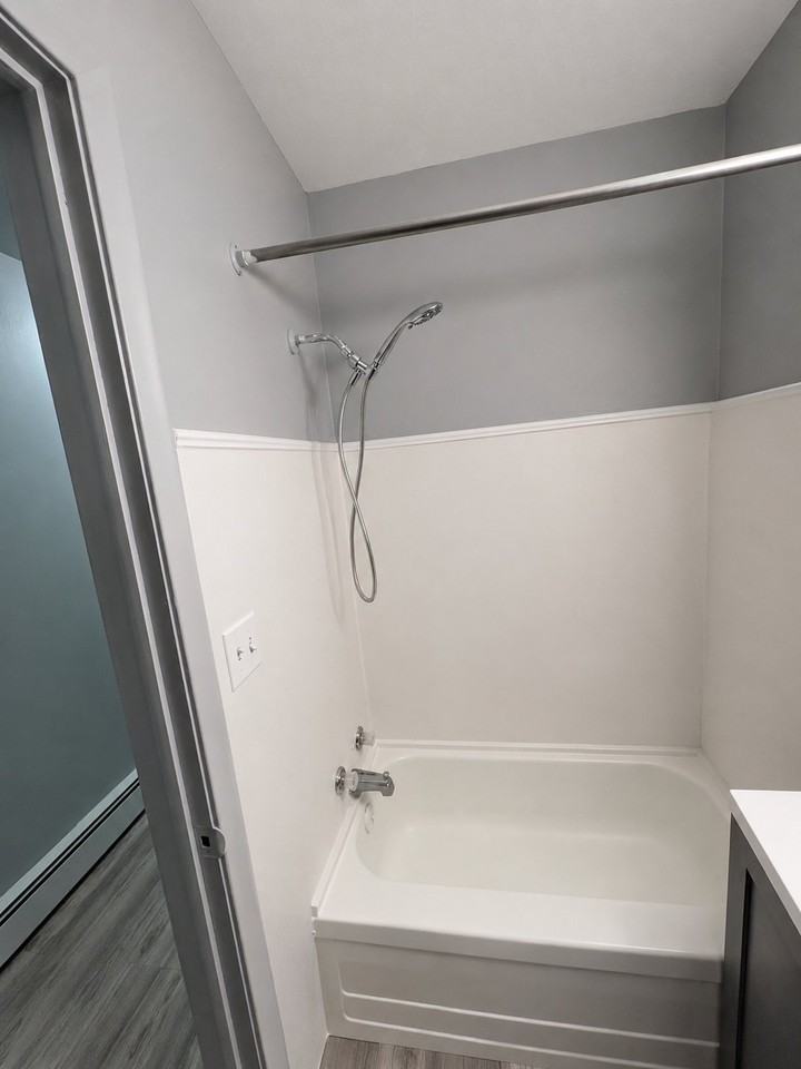 302 E Walnut St #C - Photo 7 of 7