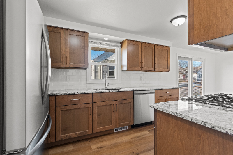 915 Park St - Photo 5 of 20