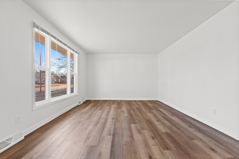 915 Park St - Photo 6 of 20