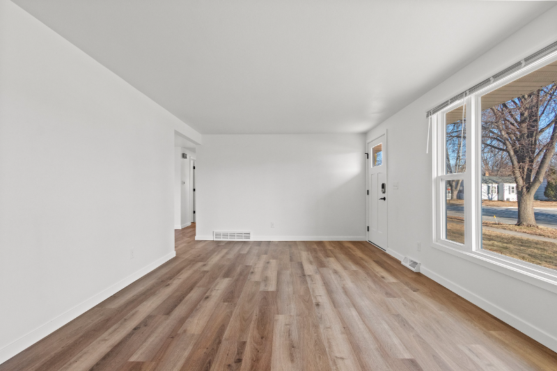 915 Park St - Photo 7 of 20
