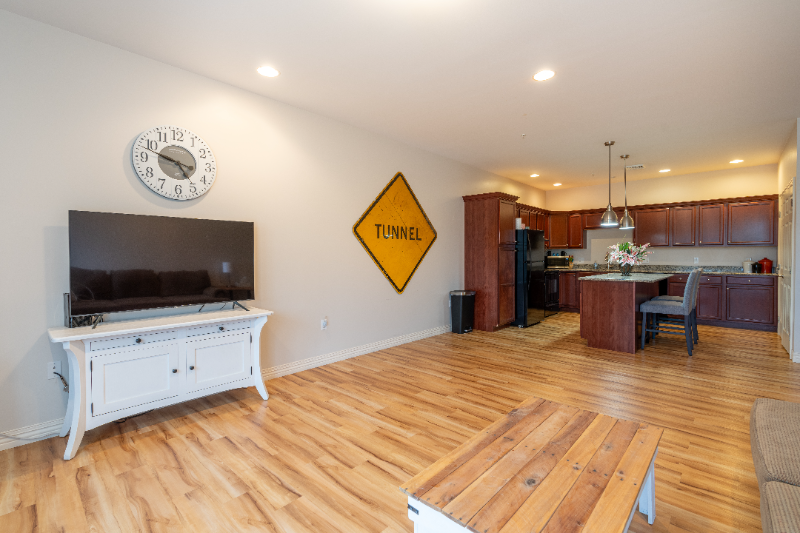 1160 Municipal Dr #9 - Photo 4 of 21