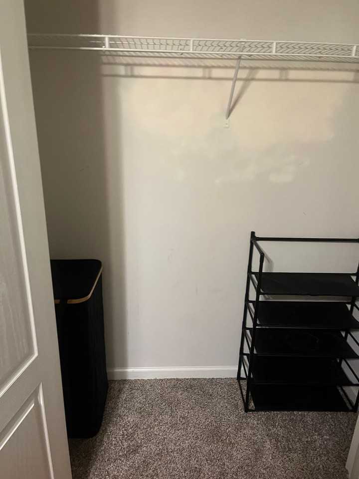 180 Pebble Brooke Ct #B - Photo 3 of 9
