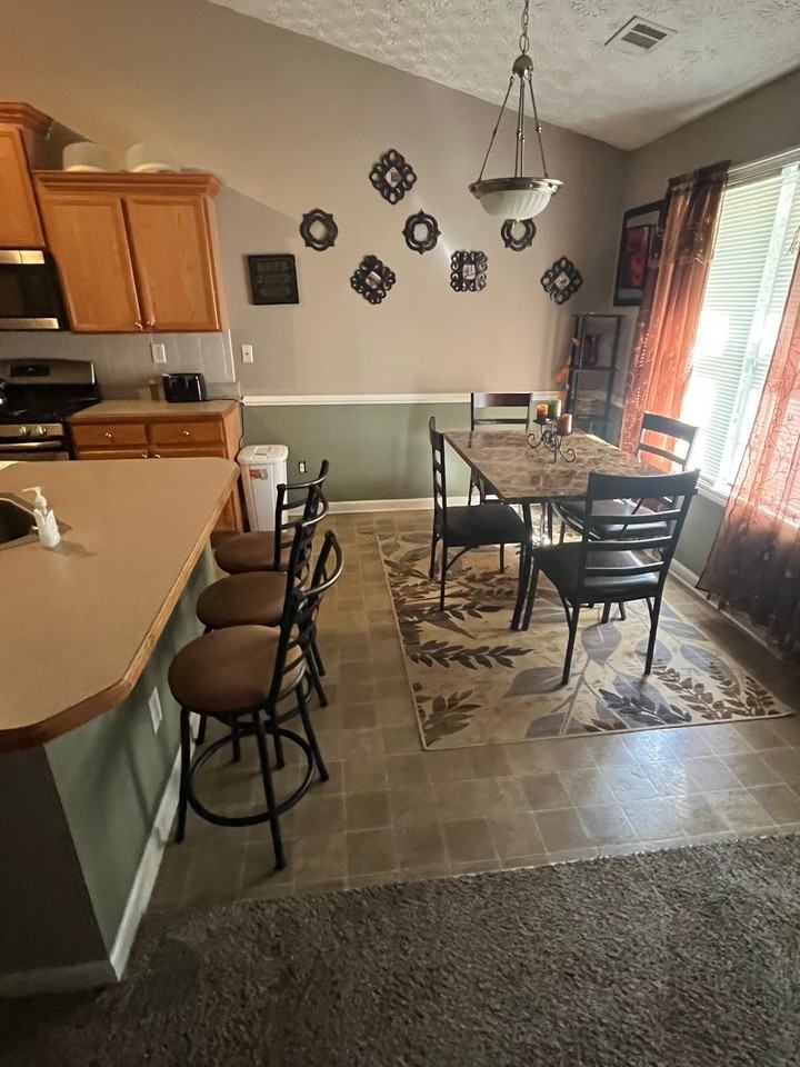 180 Pebble Brooke Ct #B - Photo 6 of 9