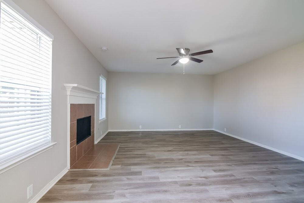 1006 Zachary Dr - Photo 4 of 17