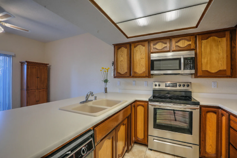 3609 Moon St Ne #A - Photo 3 of 19