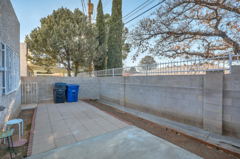3609 Moon St Ne #A - Photo 4 of 19