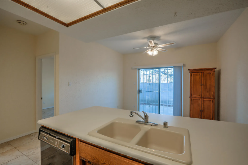 3609 Moon St Ne #A - Photo 6 of 19