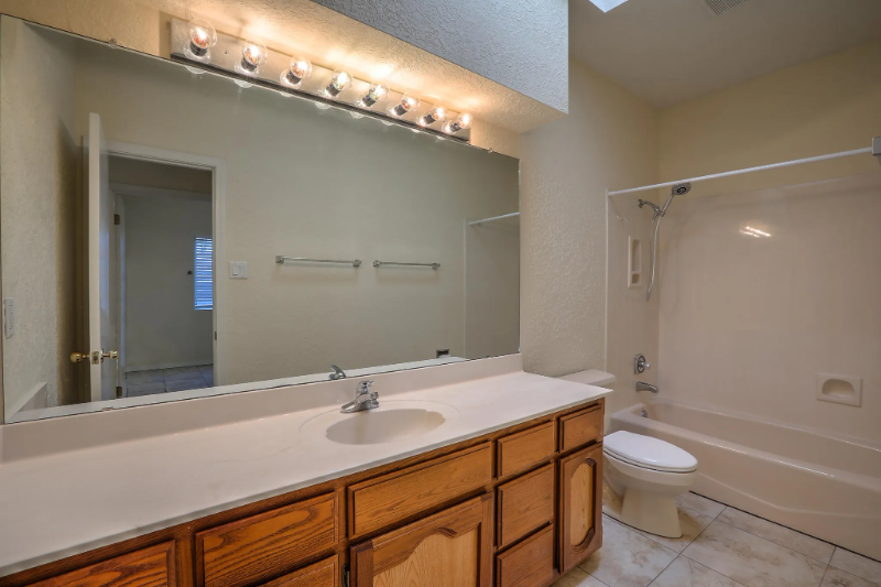 3609 Moon St Ne #A - Photo 7 of 19