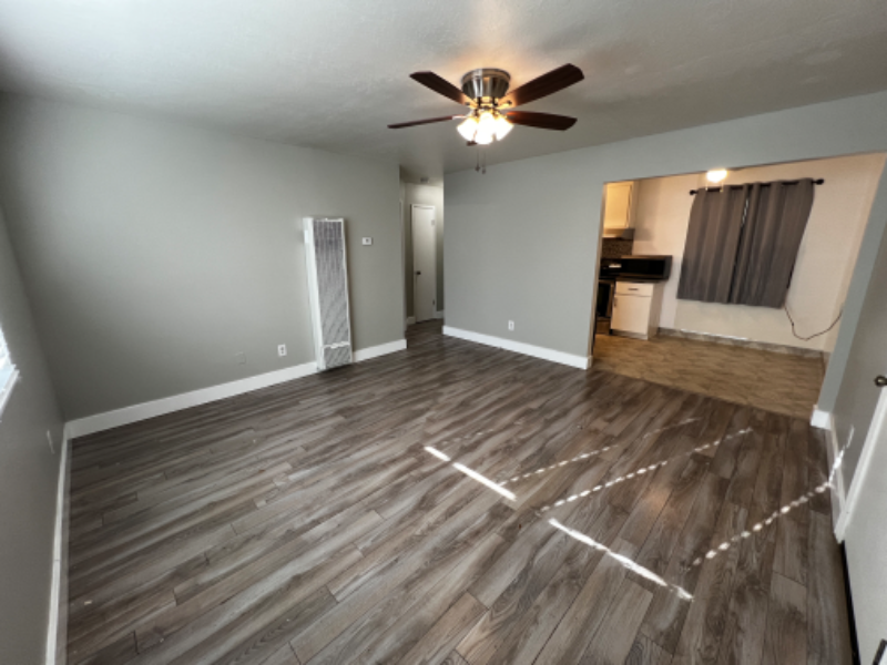 457 E N St #A - Photo 5 of 10