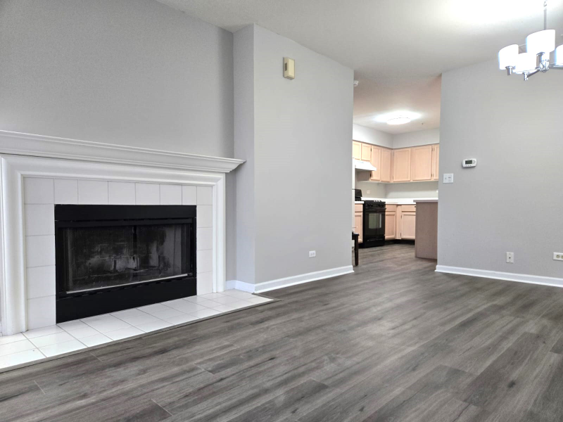 1325 Orleans Dr - Photo 2 of 10