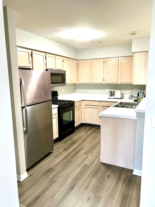 1325 Orleans Dr - Photo 4 of 10