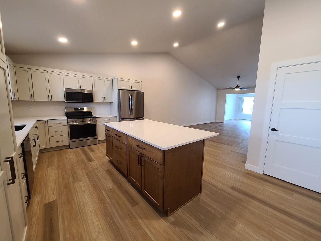 421 Founders Way #421 - Photo 3 of 27