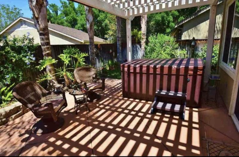 541 Jacaranda St - Photo 4 of 16