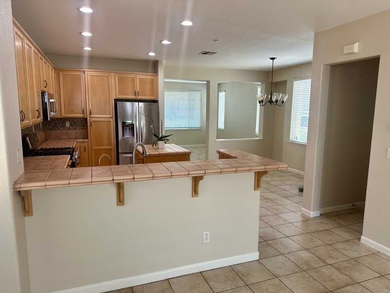 541 Jacaranda St - Photo 7 of 16